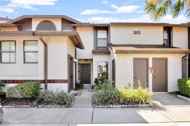 MLS: O6292516 Condo For Sale