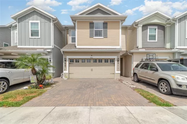 MLS: O6292883 Condo For Sale