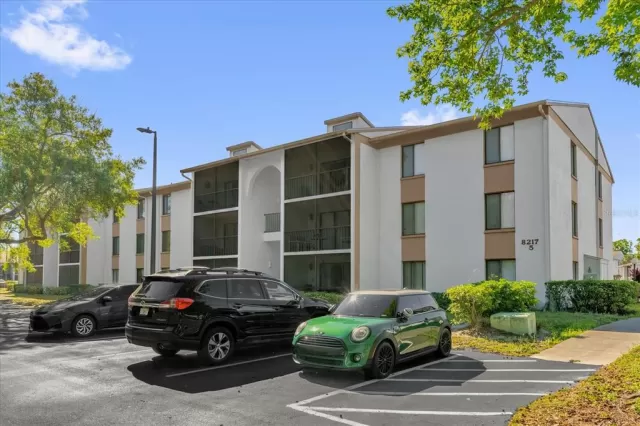 MLS: O6293269 Condo For Sale