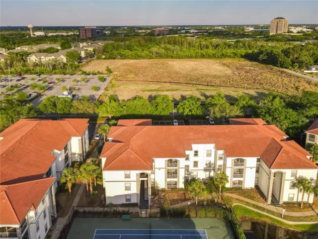 MLS: O6293551 Condo For Sale