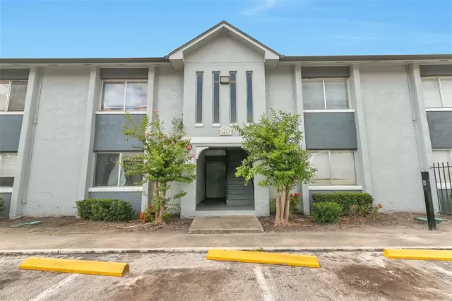 MLS: O6293573 Condo For Sale