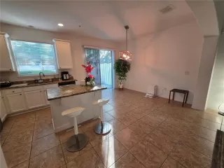 Photo #3: O6293816 Listing