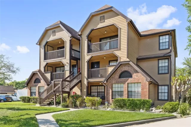 MLS: O6294688 Condo For Sale