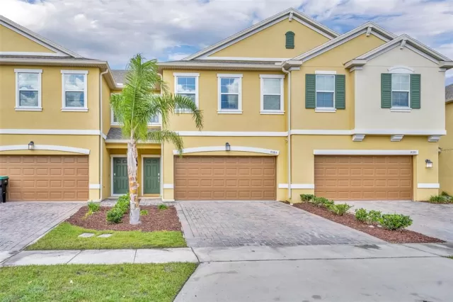 MLS: O6294836 Condo For Sale