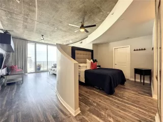 Photo #1: O6294857 Listing