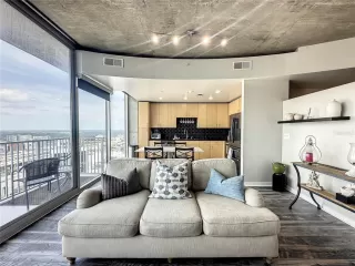 Photo #3: O6294857 Listing