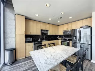 Photo #6: O6294857 Listing