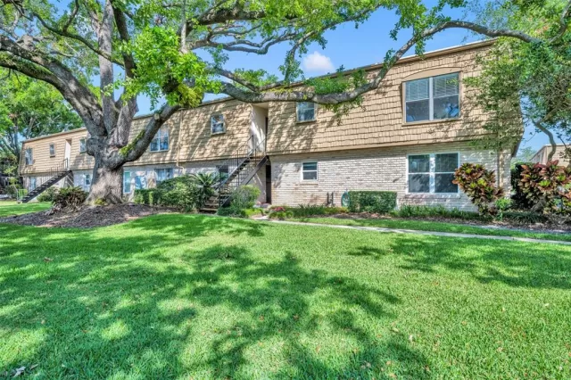MLS: O6295572 Condo For Sale