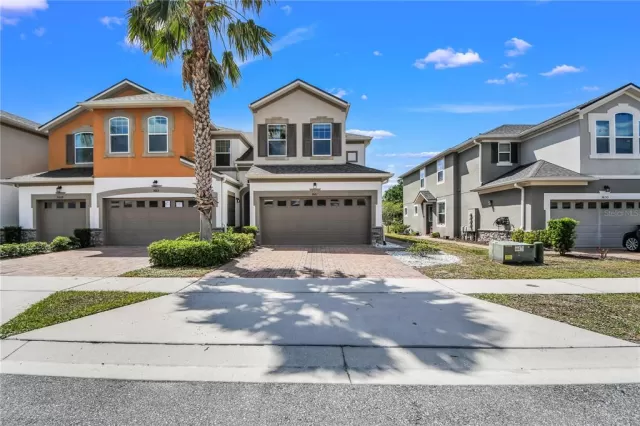 MLS: O6296093 Condo For Sale