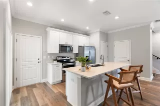 Photo #4: O6296405 Listing