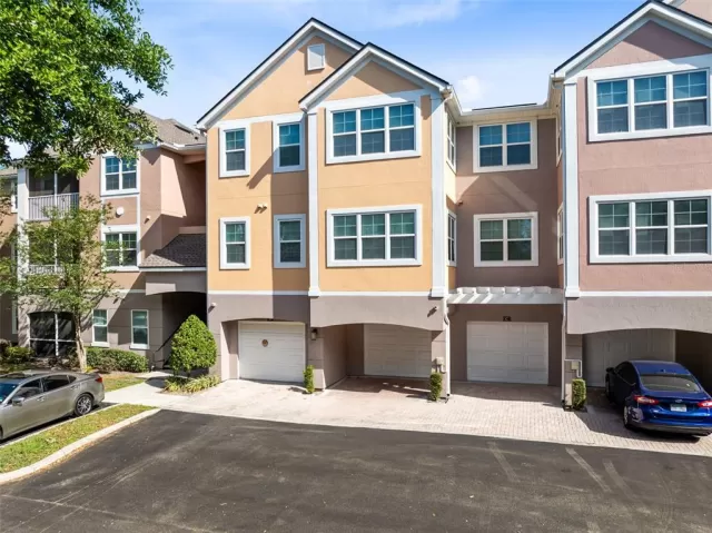 MLS: O6296973 Condo For Sale