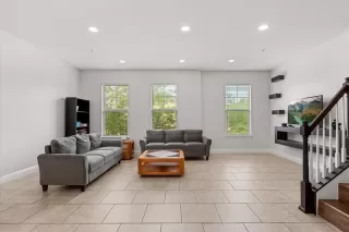 Photo #3: O6298433 Listing 