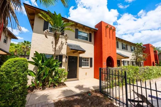 MLS: O6298728 Condo For Sale