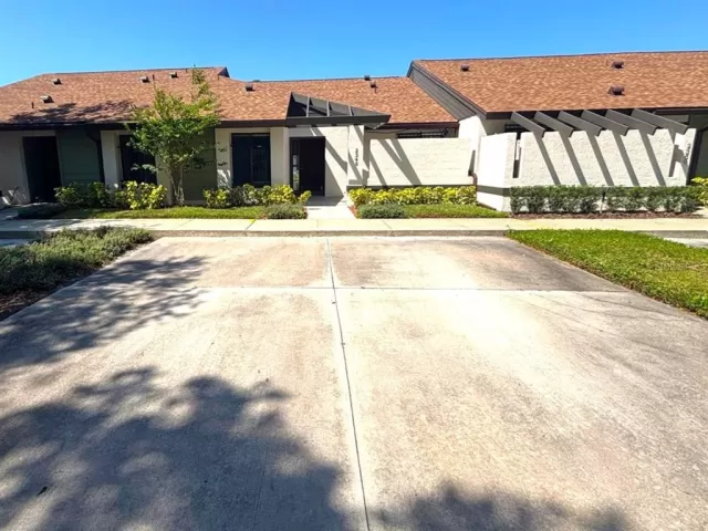 MLS: O6299701 Condo For Sale