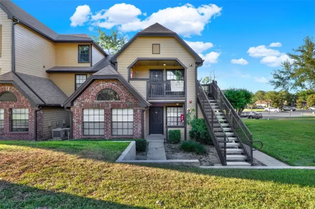 MLS: O6300036 Condo For Sale