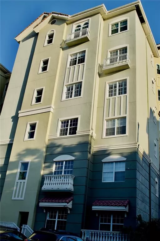 MLS: O6300560 Condo For Sale