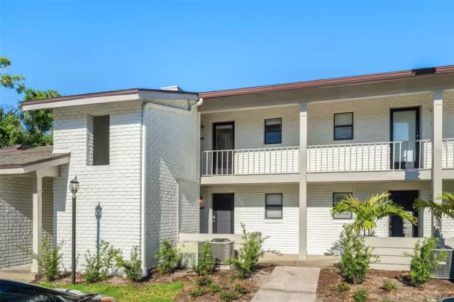 MLS: O6300834 Condo For Sale