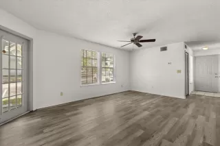 Photo #6: O6300903 Listing