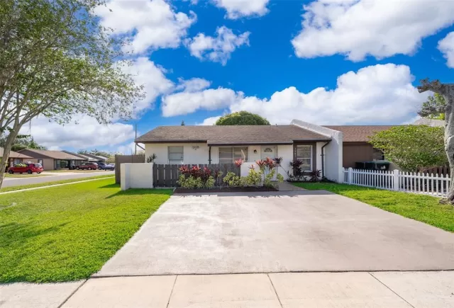 MLS: O6301306 Condo For Sale