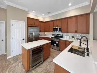 Photo #6: O6301482 Listing