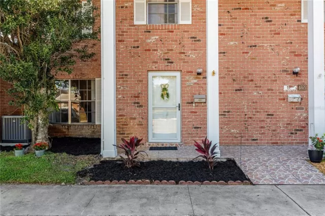 MLS: O6301615 Condo For Sale