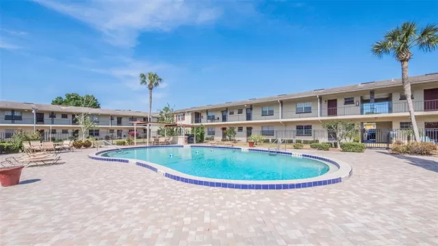 MLS: O6302132 Condo For Sale