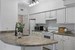 Photo #2: O6302624 Listing