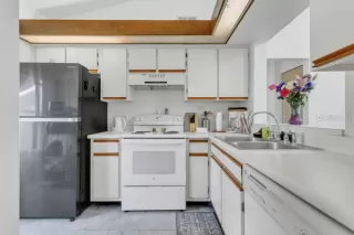 Photo #4: O6302896 Listing 