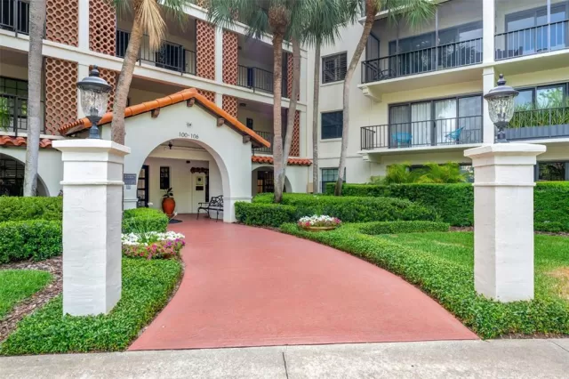 MLS: O6303353 Condo For Sale