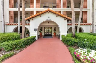 Photo #6: O6303353 Listing