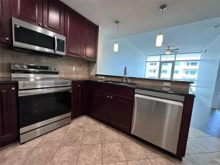 Photo #3: O6303610 Listing