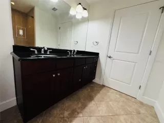 Photo #6: O6303610 Listing