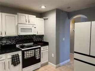 Photo #4: O6303931 Listing 