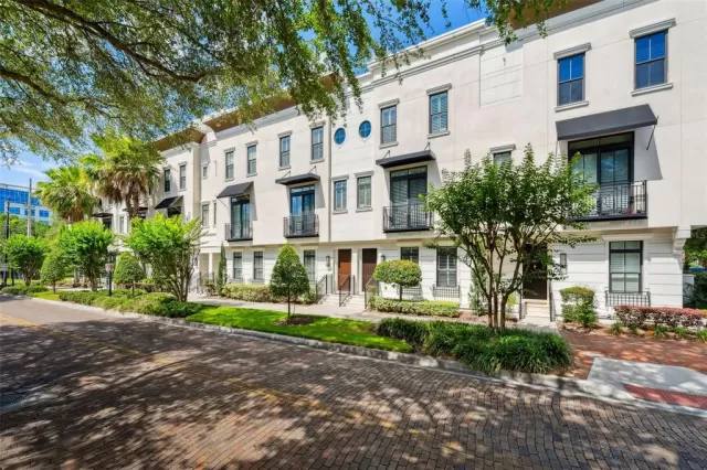 MLS: O6304554 Condo For Sale