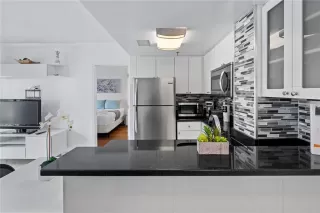 Photo #6: O6305384 Listing