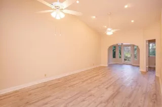 Photo #6: O6305948 Listing