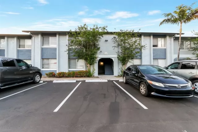 MLS: O6306195 Condo For Sale