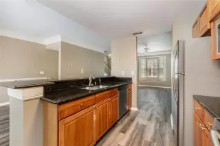 Photo #6: O6307046 Listing