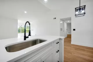 Photo #6: O6307750 Listing