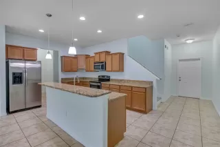 Photo #5: O6309497 Listing