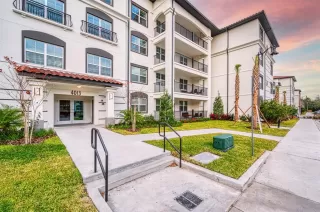 Photo #1: O6310014 Listing