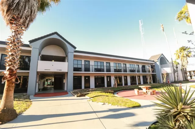 MLS: O6310314 Condo For Sale