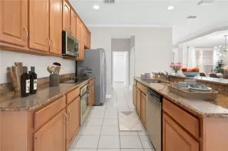 Photo #6: O6310348 Listing