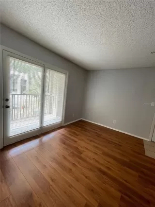 Photo #5: O6310452 Listing