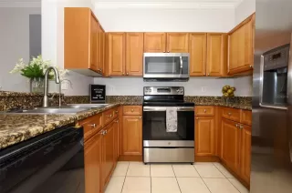 Photo #5: O6310828 Listing