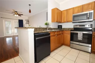 Photo #6: O6310828 Listing