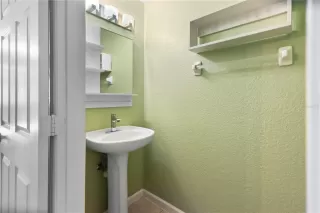 Photo #5: O6311923 Listing