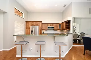 Photo #4: O6312766 Listing