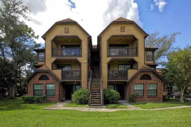 MLS: O6314038 Condo For Sale