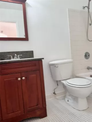 Photo #5: O6314262 Listing